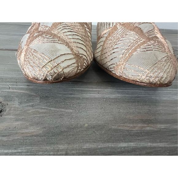 Stuart Weitzman Floral Print Neutral Mesh Accents Pumps‎ Size 8.5 - Picture 6 of 12